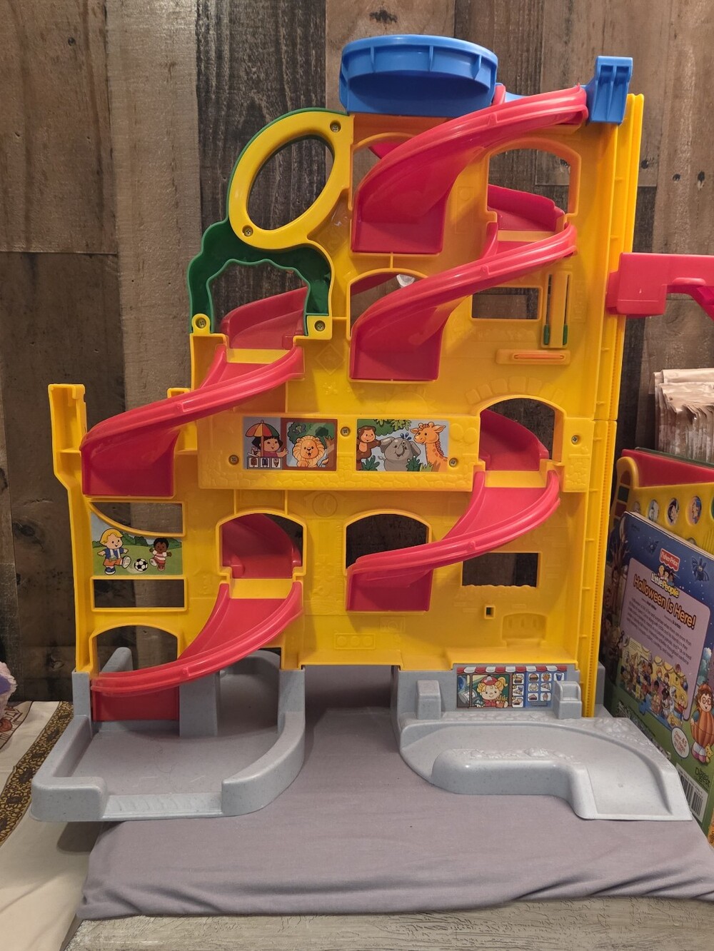 Fisher-Price Little People Wheelies Stand 'n Play Rampway